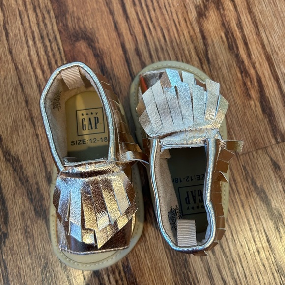 Baby Gap Rose Gold Boho open-toe moccasins 12-18 month - Picture 3 of 3